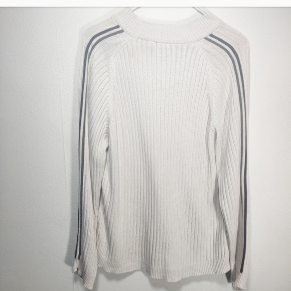 Sweater - Picture 3 of 4